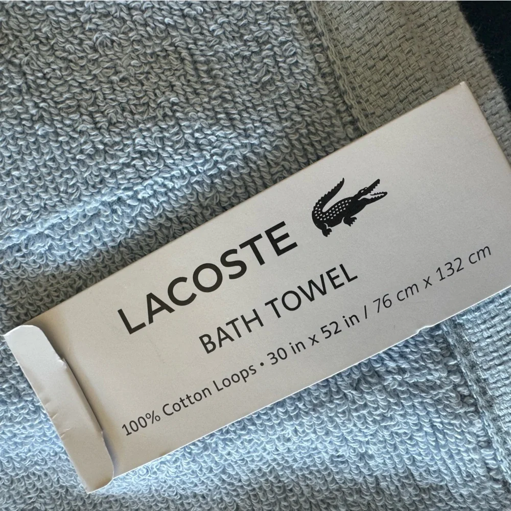 LACOSTE “his & hers” towel set! 💙🐊🩷100% cotton, beautiful colors, see photos: